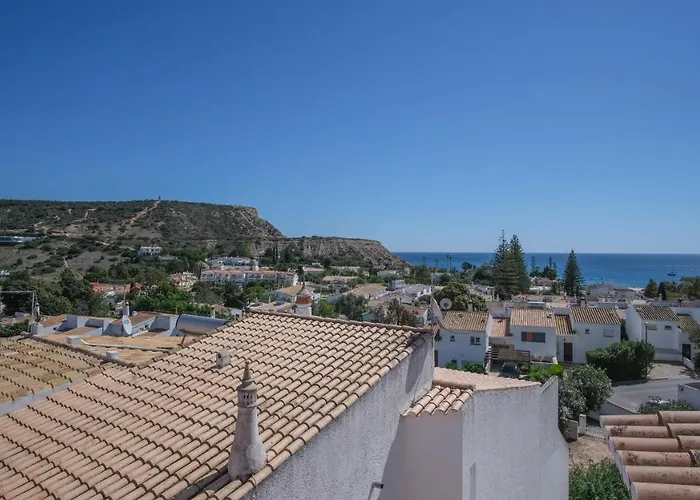 Casa Dos Avozinhos, Da