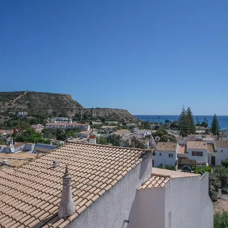 Casa Dos Avozinhos, Da